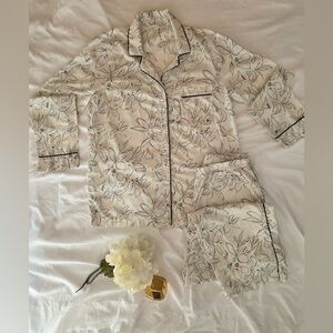 Garnet Hill Women’s Pajama Set Size M Ivory Floral Long Sleeve Sleepwear/
